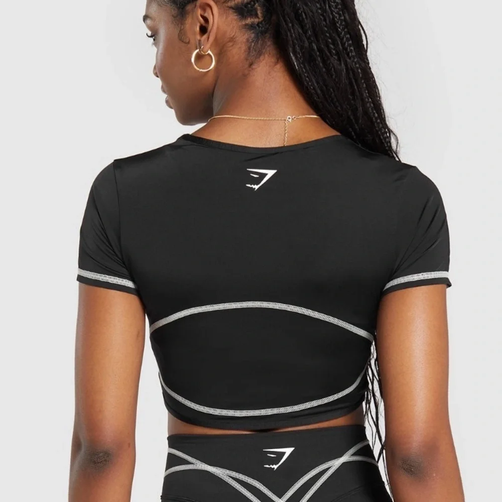 GYMSHARK STITCH FEATURE CROP TOP - Picture 4 of 5